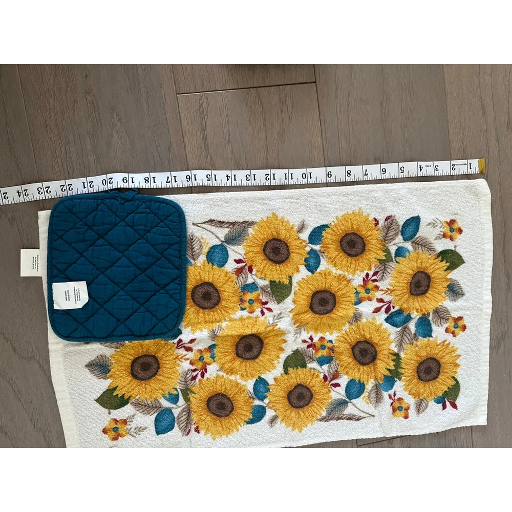 Sunflower Kitchen Towel Hot Pads and Oven Mitt Set